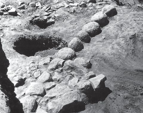Lerna excavation: part of the southern edge of the tumulus during excavation.