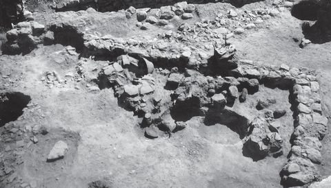 Lerna excavation: the Early Helladic III Building W-84 during excavation.