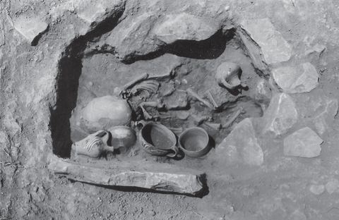Lerna excavation: the same Mycenaean cist grave, opened.